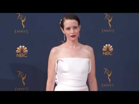 VIDEO : SNL Review W/ Host Claire Foy