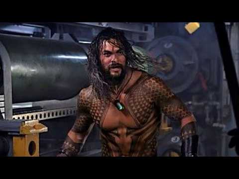 VIDEO : 'Aquaman': Jason Momoa Rocks The Classic Suit?