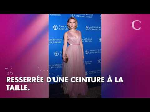 VIDEO : PHOTOS. Scarlett Johansson amoureuse de Colin Jost sur le tapis rouge