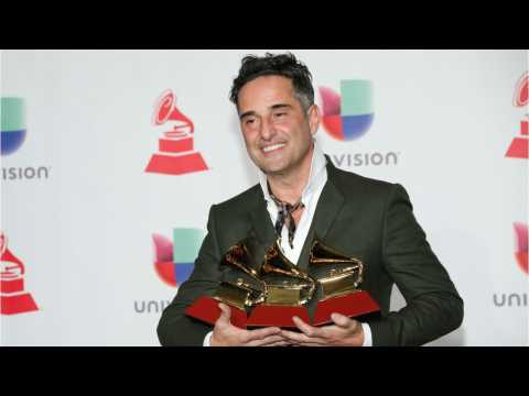 VIDEO : Jorge Drexler Cleans Up At Latin Grammys