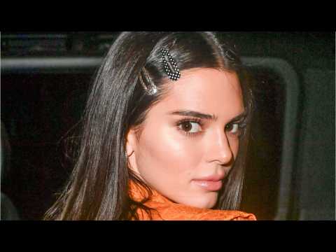 VIDEO : Kendall Jenner Rocks 