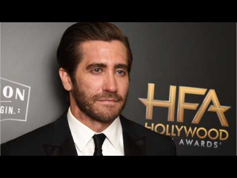 VIDEO : Jake Gyllenhaal Makes Spidey Joke On Insta