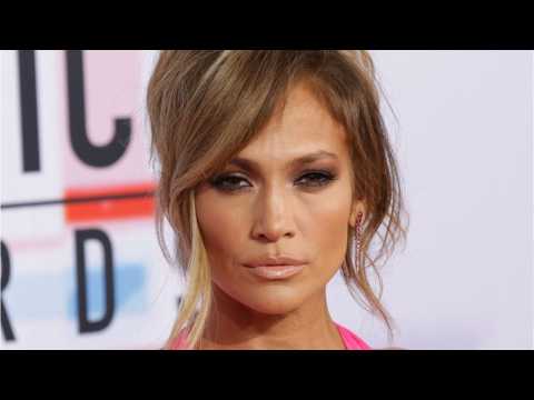 VIDEO : Jennifer Lopez's Next Level Naked-Dress