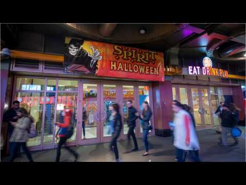 VIDEO : Buy Your New Year's Eve Outfit The Day After Halloween