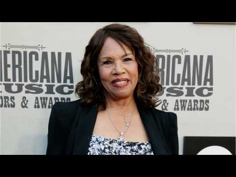 VIDEO : Young Hearts Run Free Singer Candi Staton Has Breast Cancer