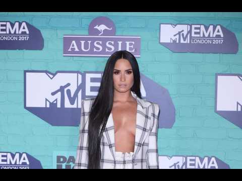VIDEO : Demi Lovato change par la cure