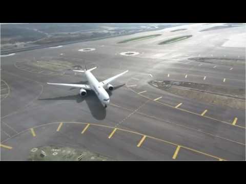 VIDEO : How To Get Through The Airport Easier