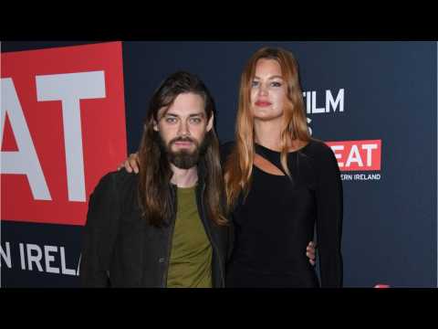 VIDEO : Walking Dead Star Engaged To Longtime Girlfriend