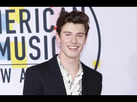 VIDEO : Shawn Mendes a l'impression de devoir prouver qu'il n'est pas gay