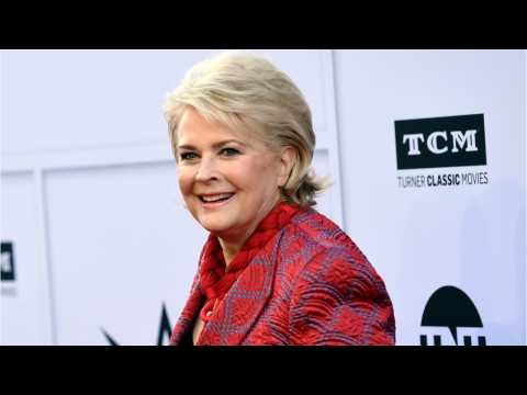 VIDEO : 'Murphy Brown' Challenged Gay Stereotypes In 1992