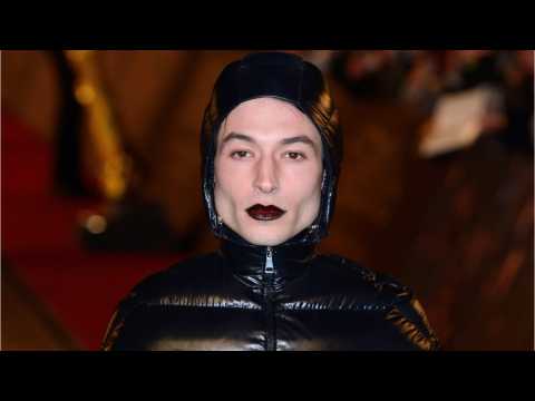 VIDEO : Ezra Miller Wore A Bizarre Puff Gown To The ?Fantastic Beasts? Premiere