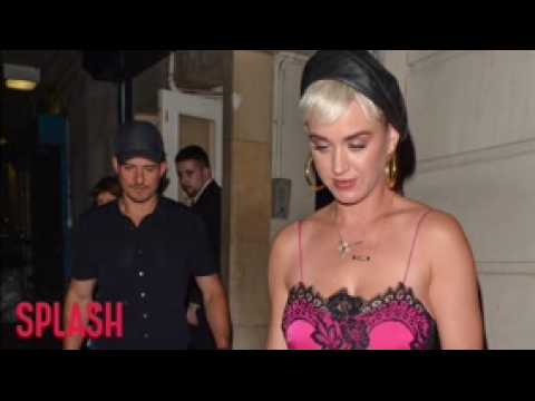VIDEO : Katy Perry says 'opposites attract' with Orlando Bloom