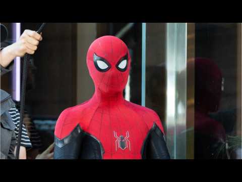 VIDEO : The Russos Wanted Spider-Man In Red & Black For 'Civil War'?