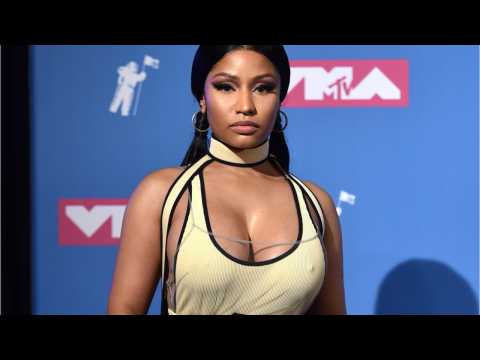 VIDEO : Nicki Minaj Used Her People's Choice Awards Speech To Flirt With Michael B. Jordan