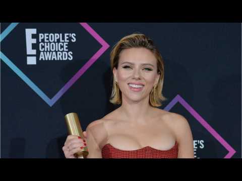 VIDEO : Scarlett Johansson Wins Big At People's Choice Awards