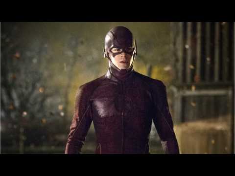 VIDEO : 'The Flash' 100th Episode Photos Released