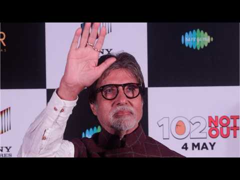 VIDEO : Bollywood Star Pays Off 1400 Farmers' Debts