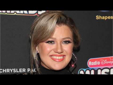 VIDEO : Kelly Clarkson's Talk Show Finds Its Execturive Producer