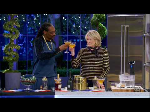 VIDEO : Martha Stewart Gets Very Excited About Her Pal Snoop Dogg's Hollywood Walk Of Fame!