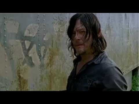 VIDEO : 'The Walking Dead' Fans Petition Producers Not To Kill Off Daryl's New Dog