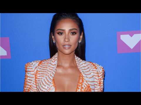 VIDEO : Shay Mitchell Wants Be The Female James Bond