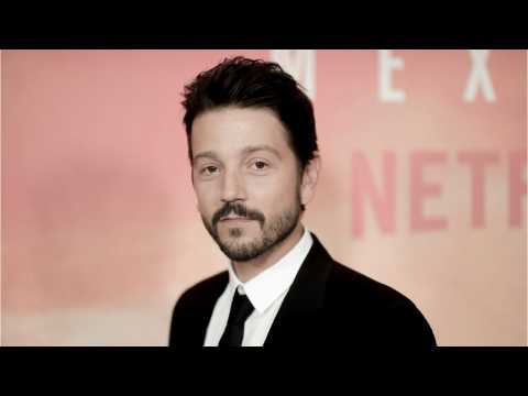 VIDEO : Star Wars: 'Rogue One' Prequel Series Gets Showrunner
