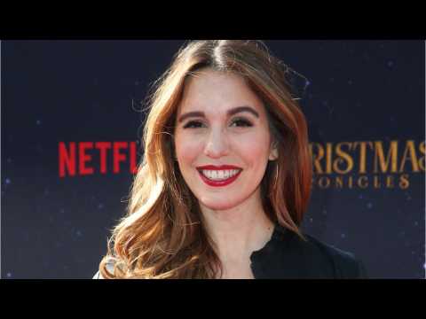 VIDEO : Actress Christy Carlson Romano Reveals She's Expecting Baby Number 2