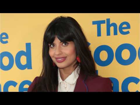 VIDEO : The Good Place Star To Host New Game Show