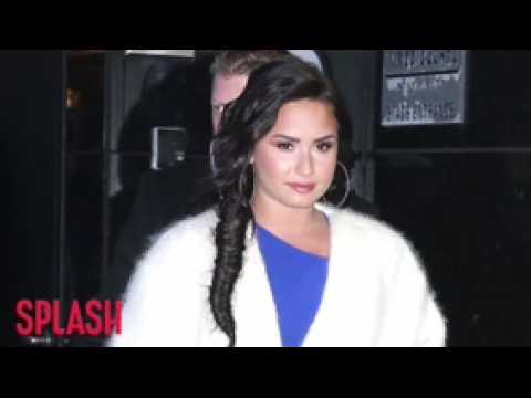 VIDEO : Demi Lovato leaves rehab
