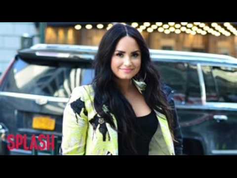 VIDEO : Demi Lovato's friend helping her stay sober