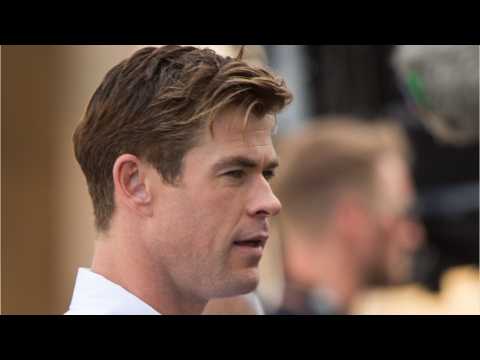 VIDEO : Chris Hemsworth Shares Workout Video