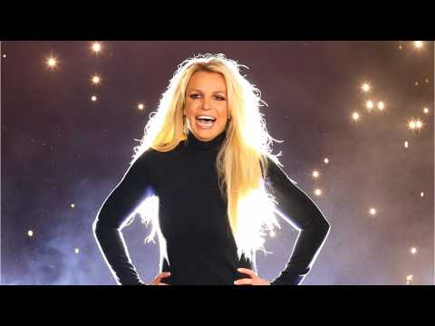 VIDEO : Britney Spears Trains Newbies