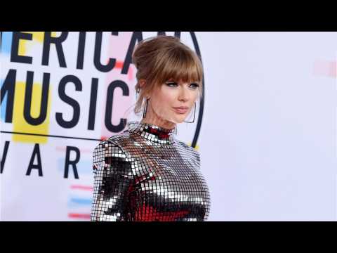 VIDEO : Taylor Swift Encourages Young Voters To Vote