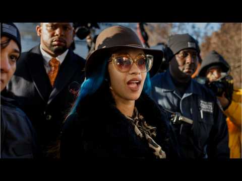 VIDEO : Cardi B Avoids Arrest After Court Appearance