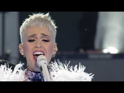 VIDEO : Katy Perry's New Album Soars To Number One