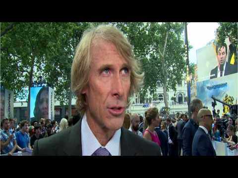 VIDEO : Michael Bay Shares What It's Like To Work With Tom Cruise