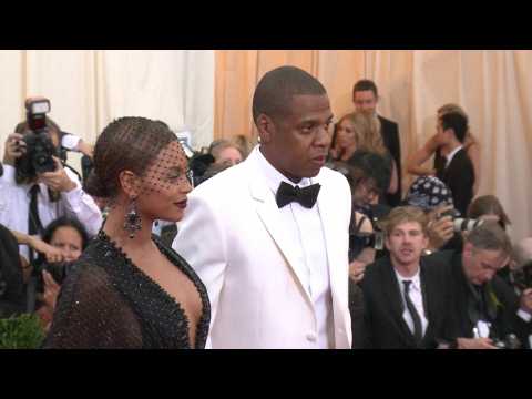 VIDEO : Beyonce and Jay-Z's twins 'finally released form hospital'