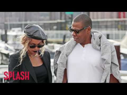 VIDEO : Beyonc and Jay Z Bring Twins to Malibu Mansion