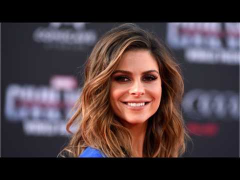 VIDEO : Maria Menounos Does 'Walking Therapy' At Mall