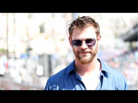 VIDEO : Chris Hemsworth's Kids Are Not Impressed