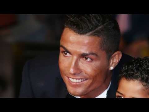 VIDEO : Cristiano Ronaldo Has Become Dad of Twins