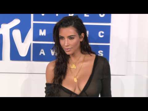 VIDEO : Kim Kardashian Relaunching KKW Creme Contour And Highlight Kits