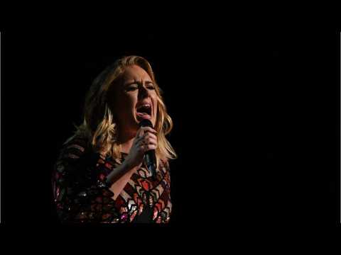 VIDEO : Adele Cancels The End Of Her Tour