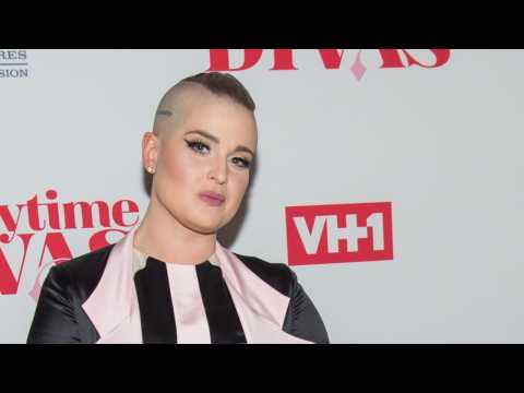 VIDEO : Starbucks Has Seen Kelly Osbourne's Tweets And Has Apologized