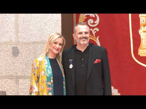 VIDEO : Miguel Bos recibe la Medalla de las Artes de Madrid