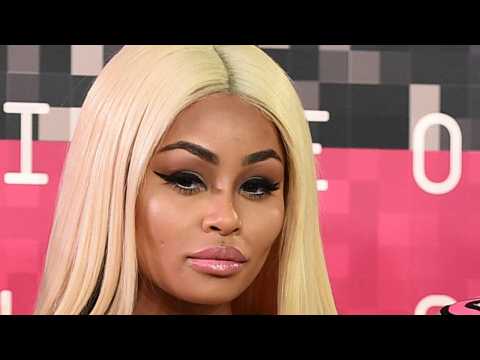 VIDEO : Rob's Shocking Blac Chyna Posts Raises Alarm Bells With Kardashian Clan