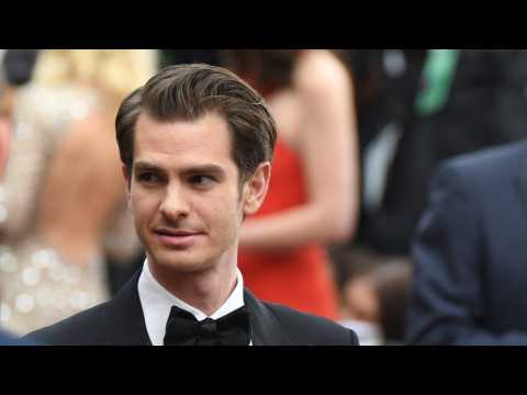 VIDEO : Andrew Garfield Finds His Foot Fits Nicely In His Mouth