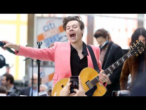 VIDEO : Christopher Nolan Didn't Know How Famous Harry Styles is