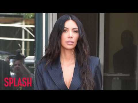 VIDEO : Kim Kardashian Criticized For Front-Facing Car Seat