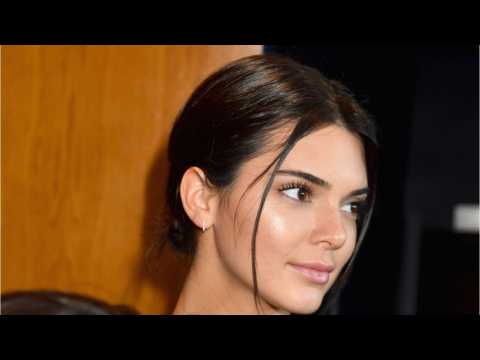 VIDEO : Kendall Jenner Wore Shorts That Look Like Invisible Jeans